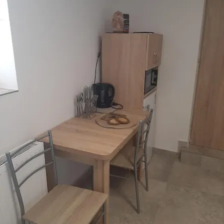 Luka 2 * Бухловице