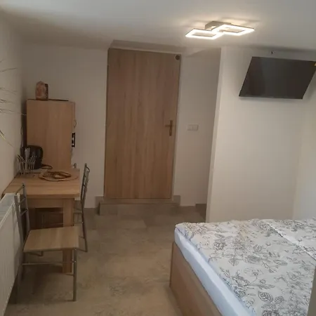 Apartman Luka 2 *